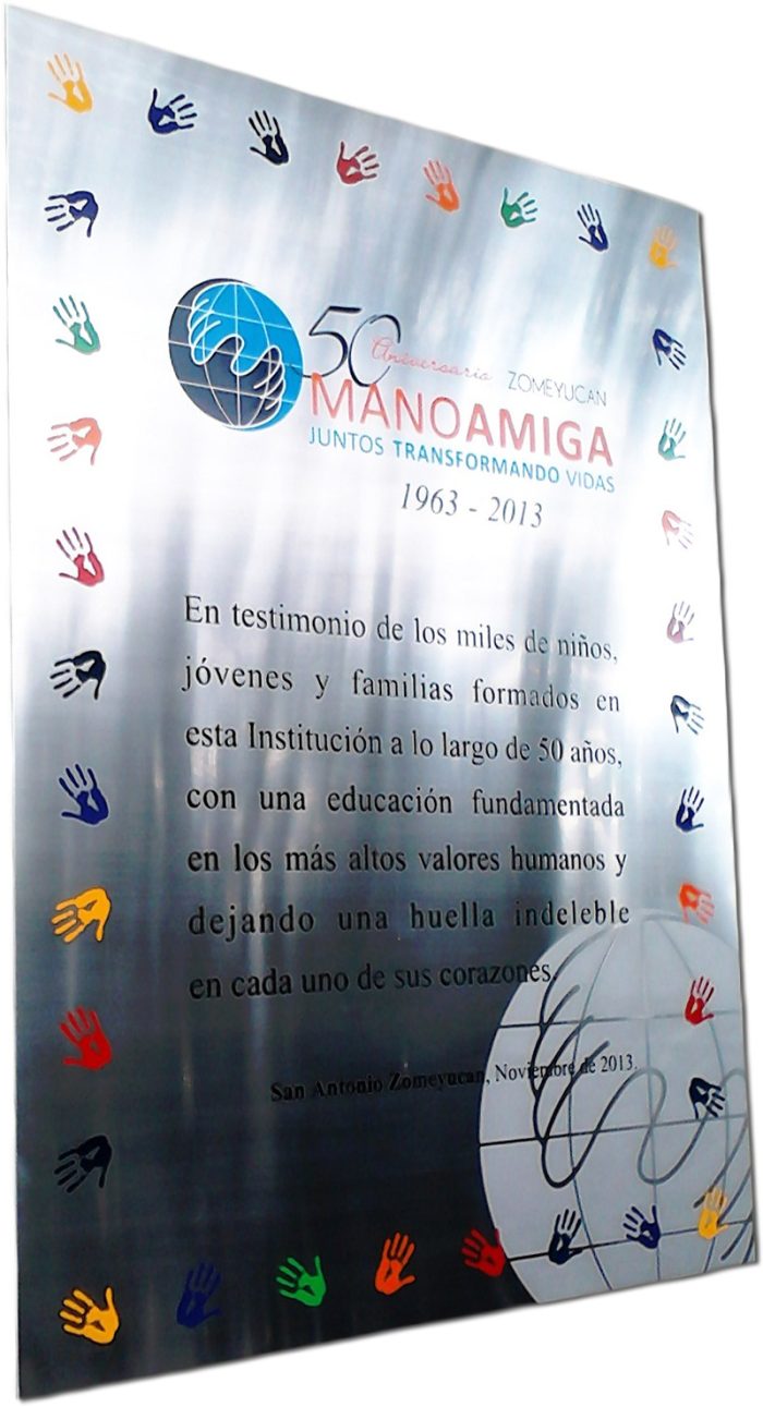 placas grabadas de reconocimiento